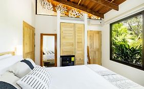 Cafe Playa Negra Hotel